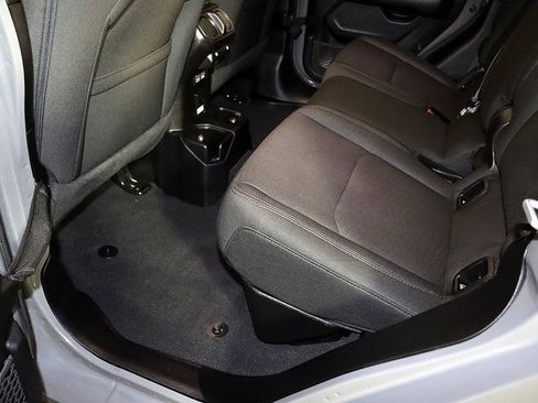 Used 2021 Jeep Gladiator Overland image 31