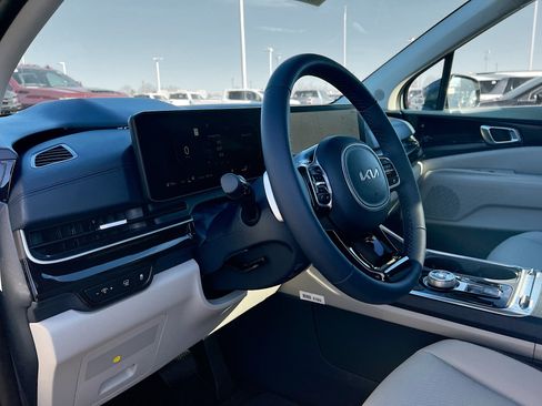 Used 2026 Kia Carnival SX Prestige FWD image 6