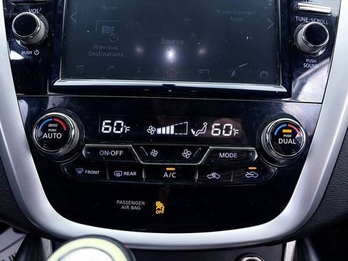 Used 2017 Nissan Murano SV image 18