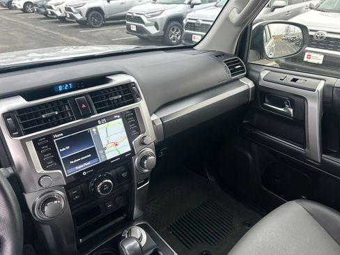 Certified 2022 Toyota 4Runner SR5 Premium w/ Moonroof Package AWD/4WD image 18