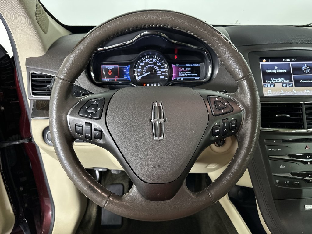 Used 2017 Lincoln MKT FWD image 13