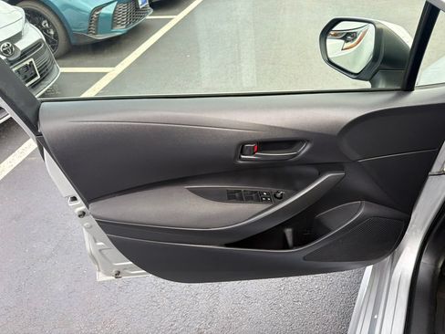 Used 2022 Toyota Corolla LE FWD image 15