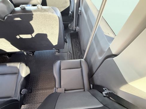 Used 2023 Ford Transit 350 XL image 26