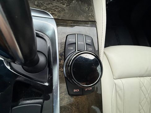 Used 2018 BMW 540i RWD image 31