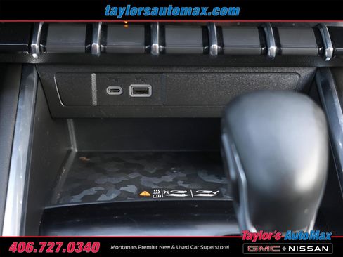 Used 2023 GMC Canyon AT4 image 17