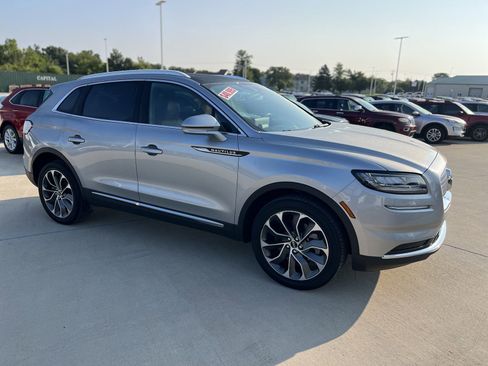 Used 2022 Lincoln Nautilus Reserve image 9