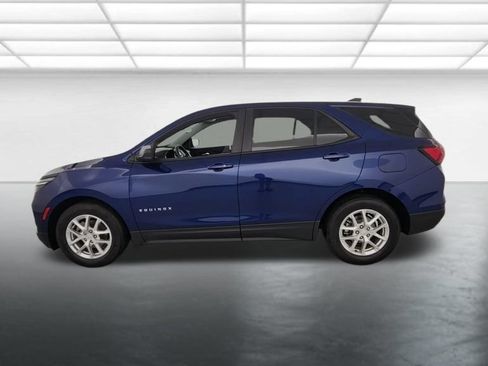 Used 2022 Chevrolet Equinox LS w/ LS Convenience Package FWD image 4