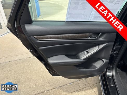 Used 2022 Honda Accord EX-L image 10