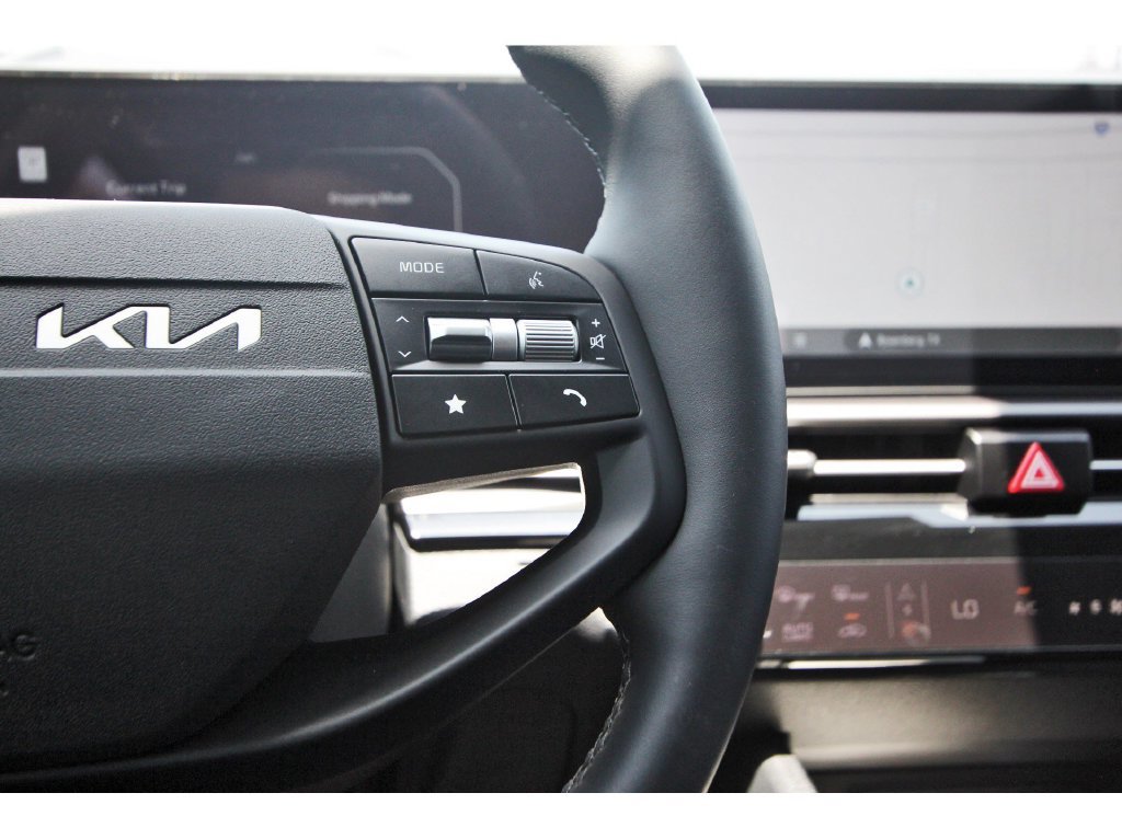 New 2026 Kia Sportage SX FWD image 18