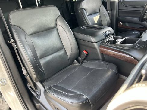 Used 2018 GMC Yukon XL SLT w/ Open Road Package AWD/4WD image 11