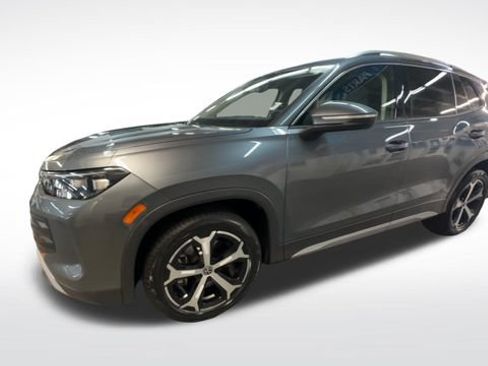 Certified 2025 Volkswagen Tiguan SE AWD/4WD image 5