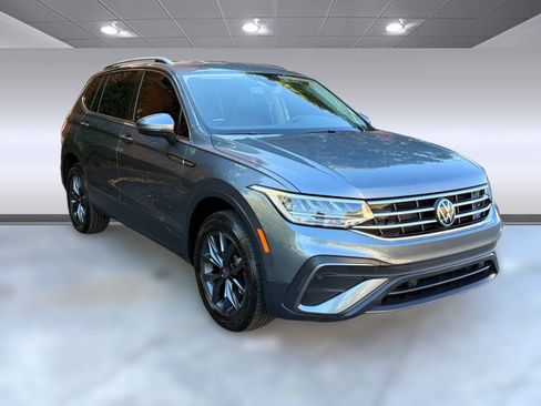 Used 2023 Volkswagen Tiguan SE image 7