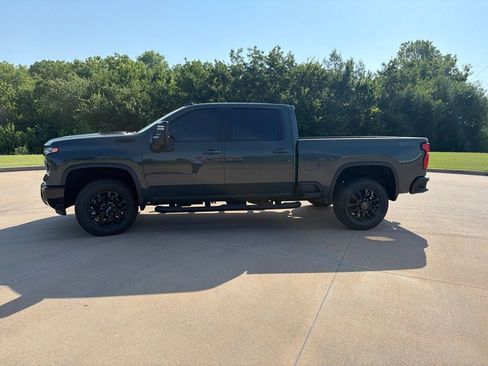 Used 2025 Chevrolet Silverado 2500 LT w/ Trail Boss Package AWD/4WD image 2