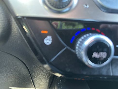 Used 2024 Kia Telluride EX w/ EX Captain's Chair Package image 28