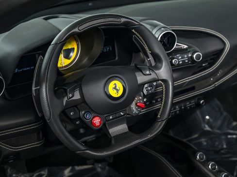 Used 2021 Ferrari F8 Tributo image 25