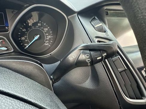 Used 2018 Ford Focus SEL image 30