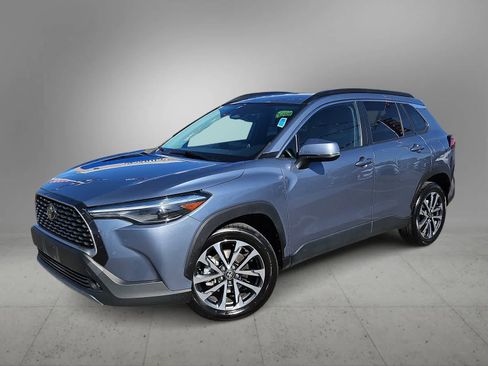 Used 2023 Toyota Corolla Cross XLE image 1