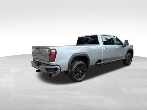 Used 2024 GMC Sierra 2500 AT4 w/ AT4 Premium Plus Package AWD/4WD image 3