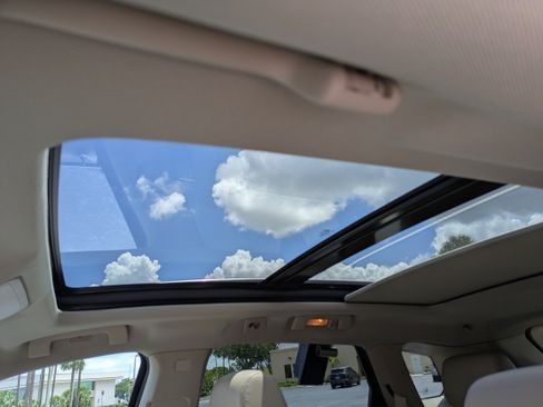 Used 2016 Cadillac SRX Premium FWD image 19