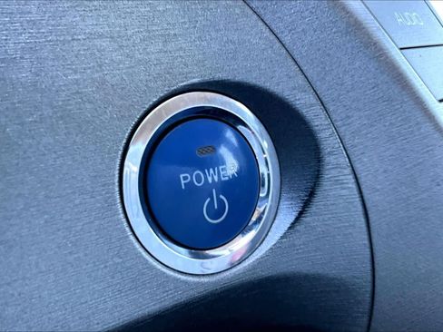 Used 2015 Toyota Prius Two FWD image 32