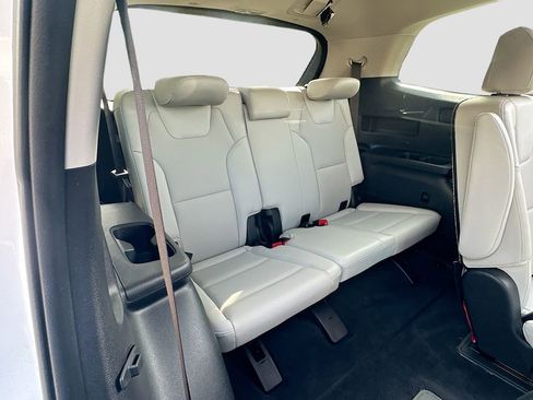 Used 2024 Kia Telluride S w/ S Sunroof Package FWD image 28