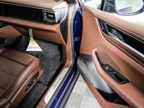 New 2026 Porsche Macan Electric image 26