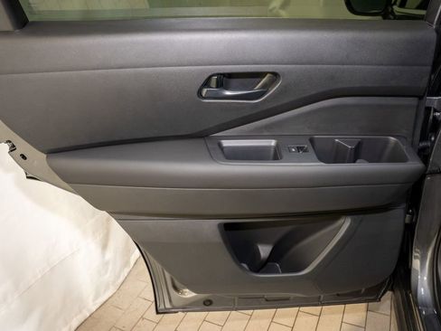 New 2025 Nissan Pathfinder SV w/ Black Appearance Package image 12