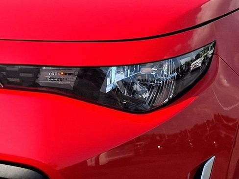 Used 2023 Kia Soul LX w/ LX Technology Package FWD image 12