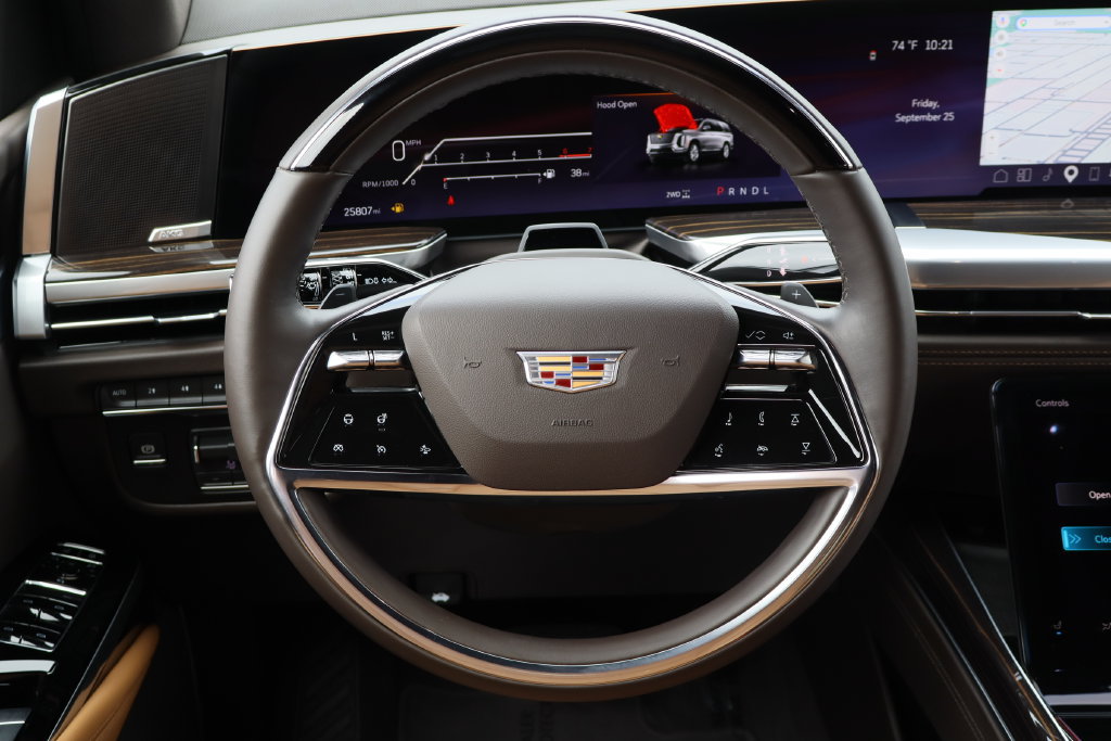 Certified 2025 Cadillac Escalade Premium Luxury w/ Touring Package AWD/4WD image 15