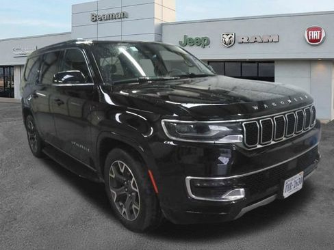 Used 2024 Jeep Wagoneer Series III AWD/4WD image 7