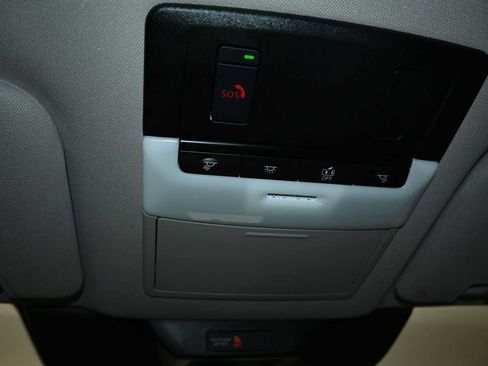 Used 2025 Nissan Pathfinder SV AWD/4WD image 14