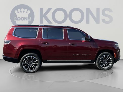 Used 2022 Jeep Grand Wagoneer Series III w/ Rear Seat Video Group 1 AWD/4WD image 12