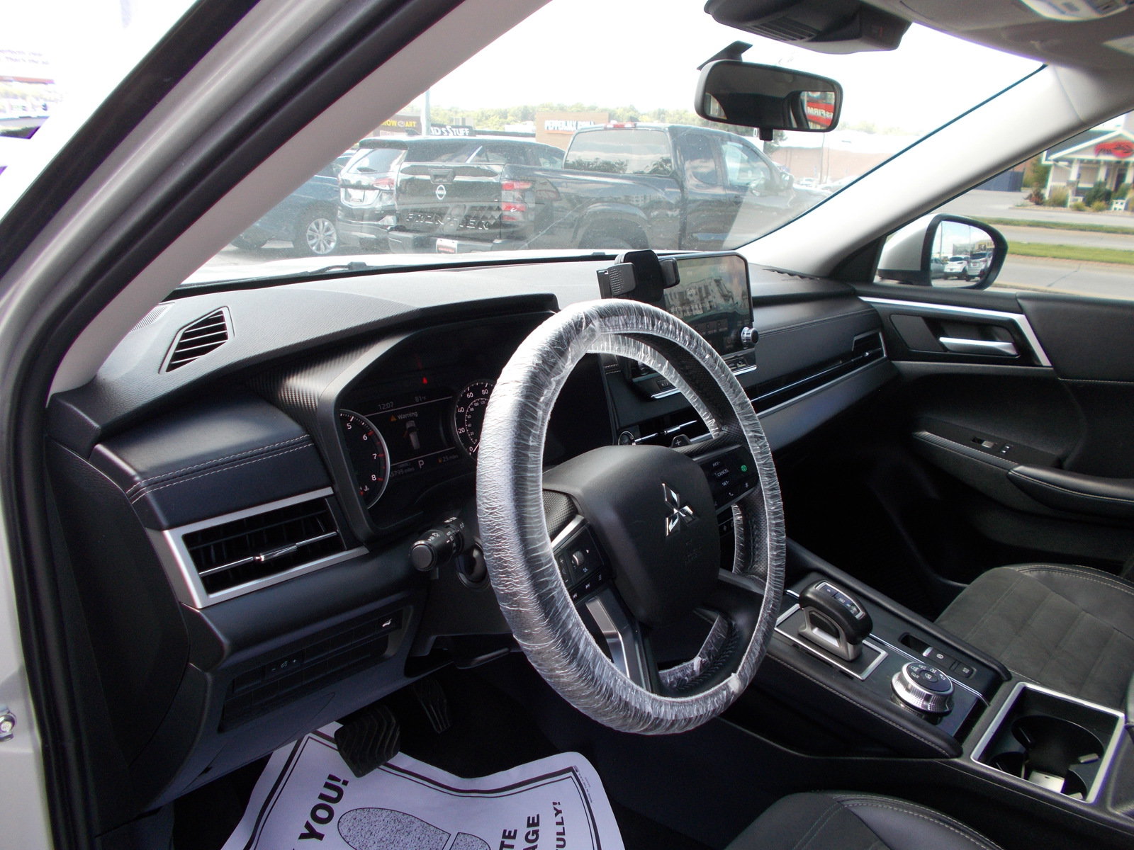 Used 2024 Mitsubishi Outlander SE FWD image 14