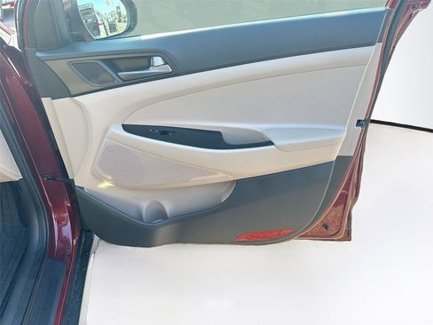 Used 2017 Hyundai Tucson SE FWD image 16