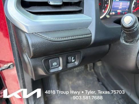 Used 2021 GMC Acadia SLE FWD image 16