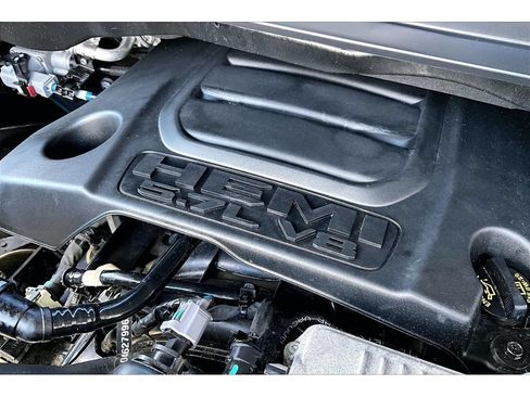 Used 2023 RAM 1500 Big Horn AWD/4WD image 30