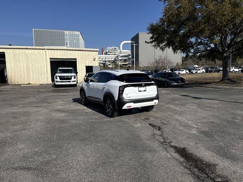 New 2026 Nissan Kicks SV image 7