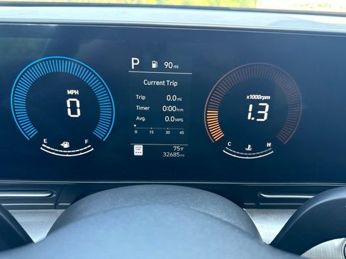 Certified 2025 Hyundai Kona SEL AWD/4WD image 19
