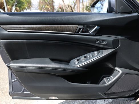 Used 2020 Honda Accord Touring image 48