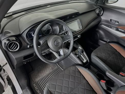Used 2020 Nissan Kicks SR w/ Exterior Package FWD image 2