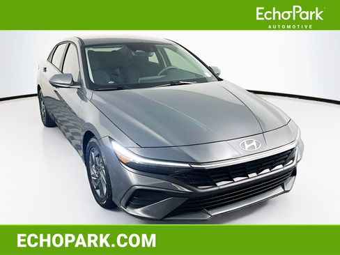 Used 2024 Hyundai Elantra SEL FWD image 1