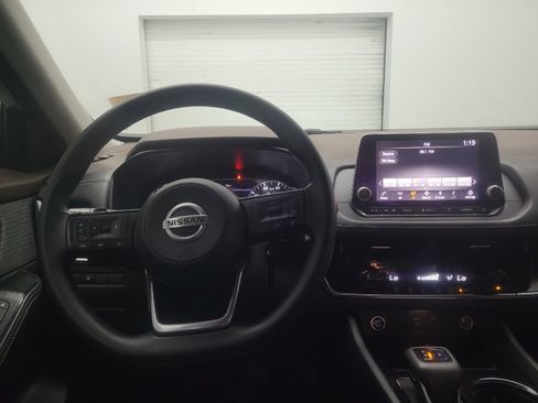 Used 2021 Nissan Rogue SV FWD image 22