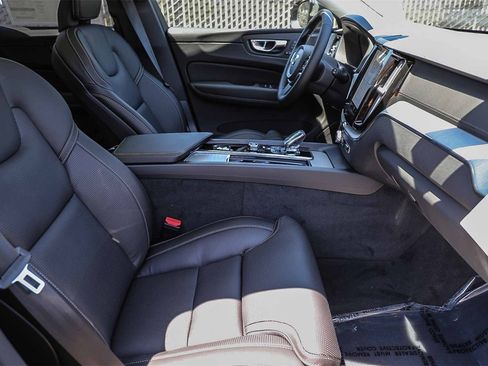 New 2025 Volvo XC60 B5 Ultra w/ Protection Package Premier image 17