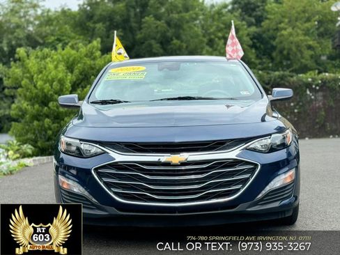 Used 2020 Chevrolet Malibu LT image 2
