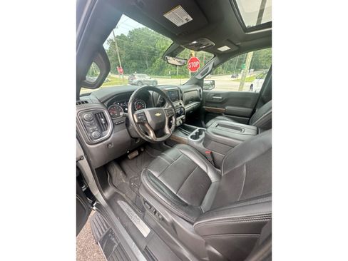 Used 2021 Chevrolet Silverado 1500 High Country w/ Technology Package image 15