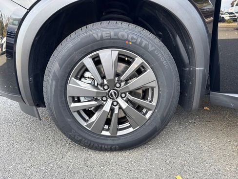 Used 2022 Nissan Pathfinder SV w/ SV Black Package image 25