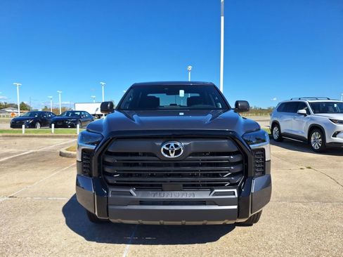 New 2026 Toyota Tundra SR image 2