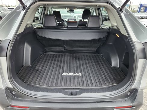 Used 2021 Toyota RAV4 XLE Premium image 26