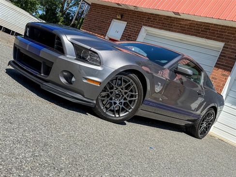 Used 2014 Ford Mustang Shelby GT500 w/ Equipment Group 821A RWD image 4