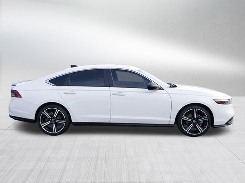 Used 2025 Honda Accord Sport image 8